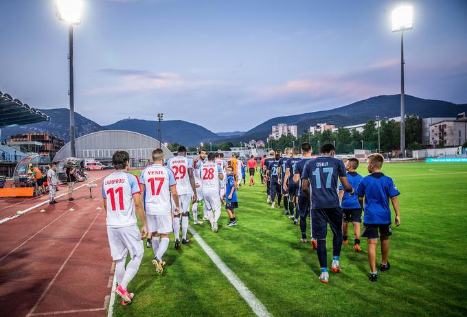 Vrtnice so pred domačimi gledalci lovile zaostanek dveh zadetkov, ki so si jih pred tednom dni nakopale na obrobju Aten. | Foto: Vid Ponikvar