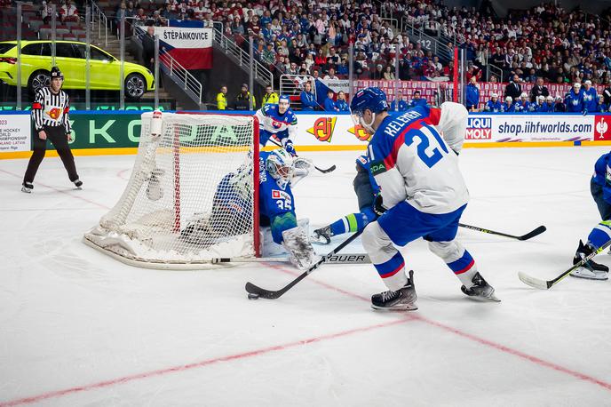 SP v hokeju 2023, slovenska hokejska reprezentanca : Slovaška | Slovenski hokejisti so za ohranitev upov na obstanek med elito proti Slovakom potrebovali vsaj točko, a po porazu z 0:1 ostali brez nje. V ponedeljek bodo odigrali še zadnjo tekmo prvenstva, nato pa se poslovili od elite. | Foto Guliverimage