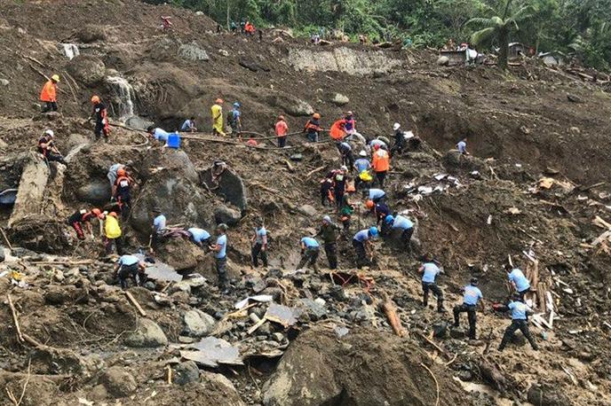 Filipini plaz ciklon | Več dni močnega deževja je povzročilo zemeljske plazove in poplave. | Foto Reuters