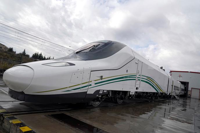 Vlak španskega proizvajalca Talgo | Hitri vlak španskega proizvajalca vlakov Talgo, ki vozi v Savdski Arabiji. | Foto Reuters