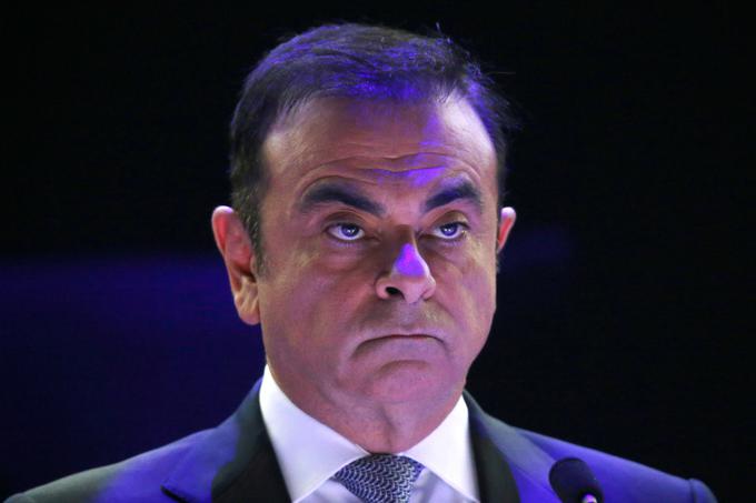 Carlos Ghosn letno z letalom med Parizom in Tokiom opravi za okrog 150 tisoč zračnih milj, tekoče govori pet jezikov in letno zasluži več milijonov evrov. Forbes ga je označil za najbolj delavnega avtomobilskega menedžerja. | Foto: Reuters