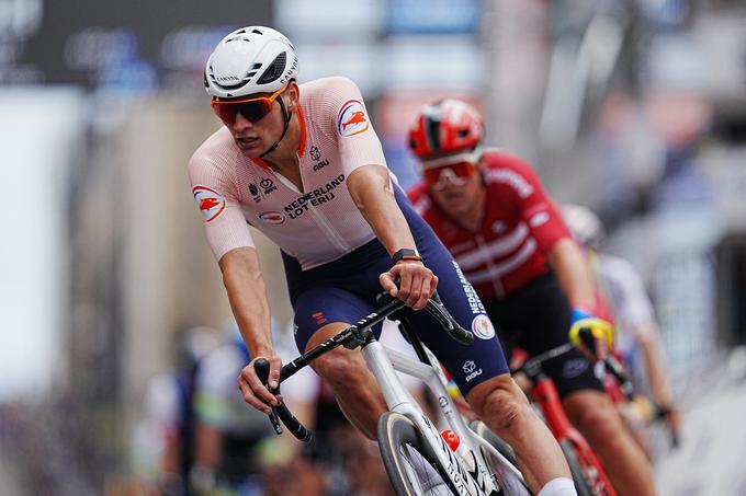 Nizozemec Mathieu van der Poel je eden glavnih favoritov za zmago in osvojitev mavrične majice.  | Foto: Reuters