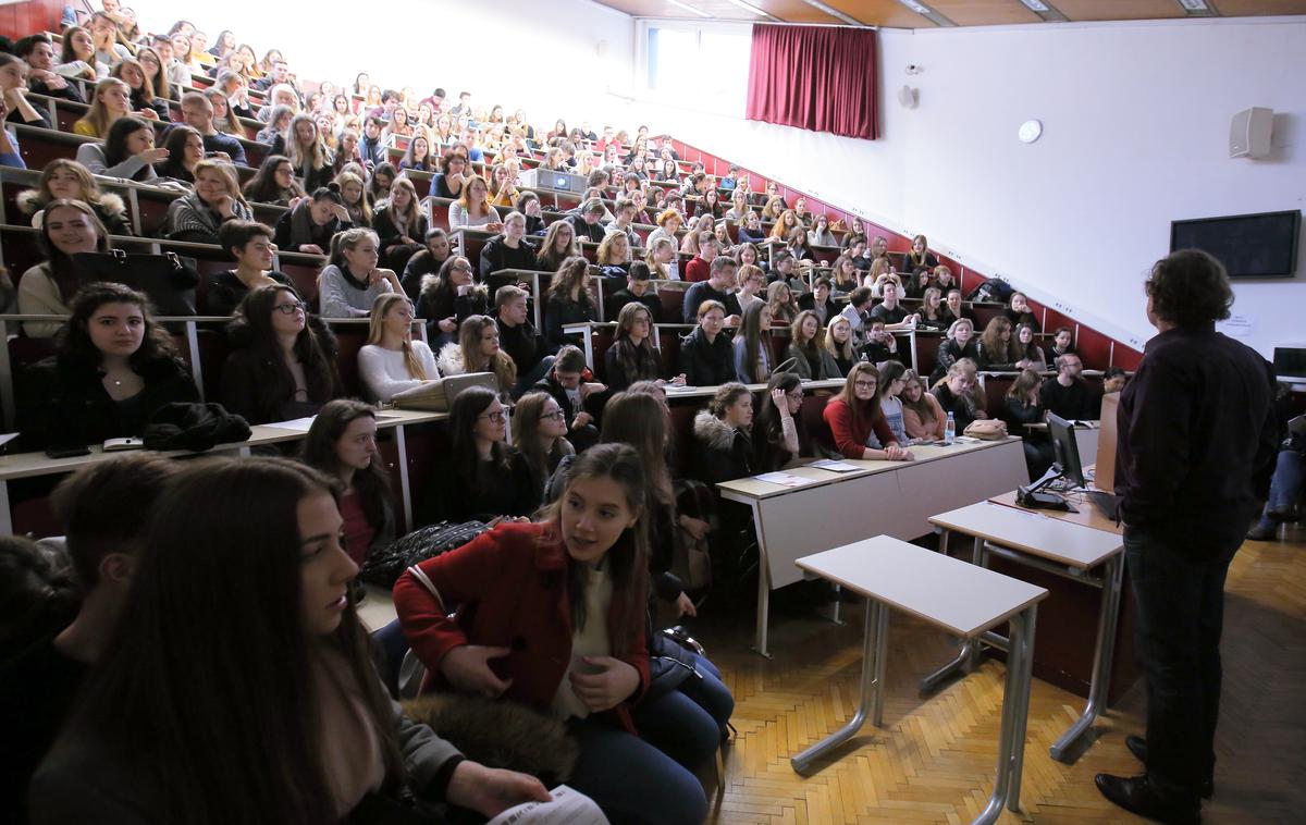 študenti | V torek, 30. 5. 2023, bodo prvič za ves dan prekinili delo.  | Foto STA