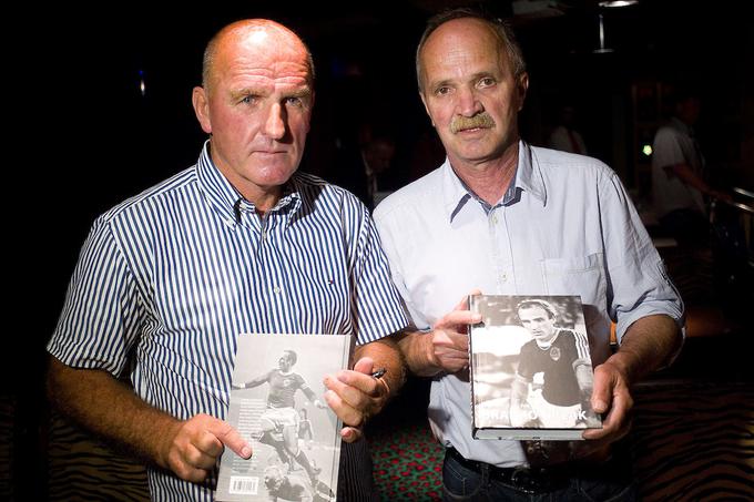 Branko Oblak, ki je bil na SP 1974 izbran v idealno enajsterico tekmovanja, je skupaj z Ivom Gajičem poskrbel za knjižno izdajo, ki se je je razveselil vsak ljubitelj nogometa. | Foto: Vid Ponikvar