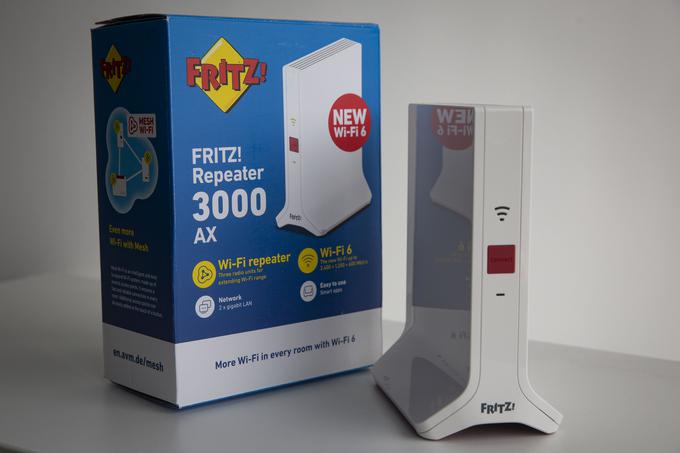 FRITZ!Repeater 3000 AX je po marsičem zelo podoben zmogljivejšem modelu FRITZ!Repeater 6000, a je od njega občutno cenejši. | Foto: Bojan Puhek