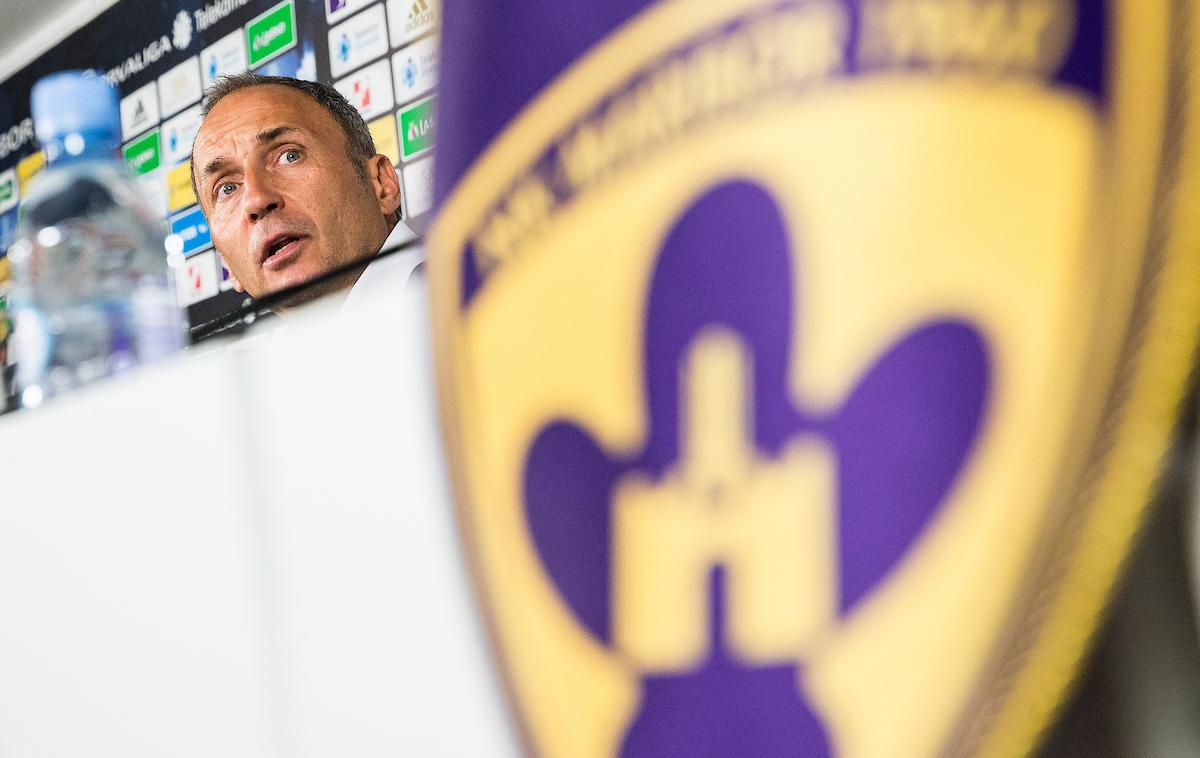 Darko Milanič | Darko Milanič upa in verjame, da bo Maribor po derbiju še povišal prednost pred Olimpijo. | Foto Vid Ponikvar