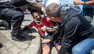 Bouhanni v padcu utrpel poškodbo vratne hrbtenice