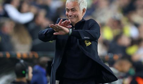 Mourinho zmago slavil kot otrok, ker ga je jezil VAR sodnik #video