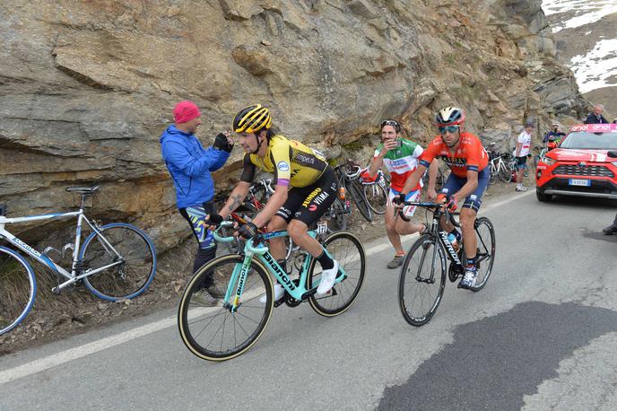 Primož Roglič, Vincenzo Nibali, Giro 2019 | Leta 2019 smo na Giru spremljali boj med Rogličem in Nibalijem, a rožnato majico je na koncu odnesel Ekvadorec Richard Carapaz. | Foto Guliverimage