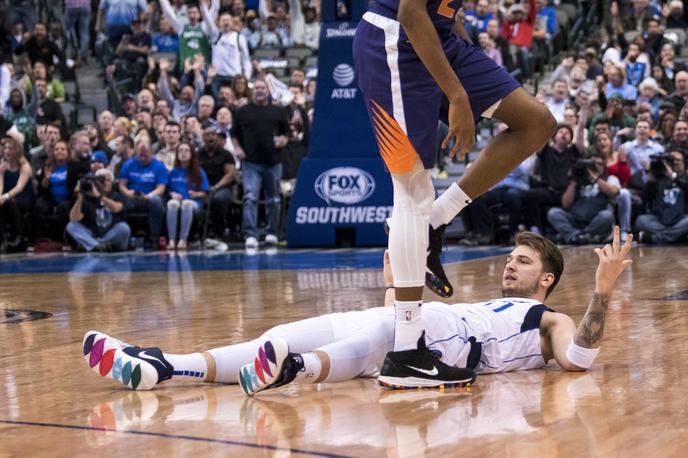 Luka Dončić | Nastop Luke Dončića proti Phoenixu je bil vprašljiv zaradi težav s hrbtom, a na parketu nato ni bilo videti, da bi ga karkoli mučilo, saj je spet prikazal izvrstno predstavo. | Foto Reuters