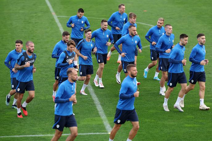 Slovenska nogometna reprezentanca trening Brdo Kranj | Koliko slovenskih nogometašev bo lahko odpotovalo na EP v Nemčijo? Kmalu bo jasno, sporoča Uefa. | Foto Aleš Fevžer