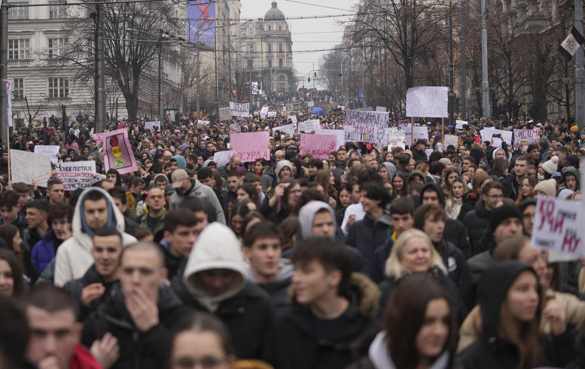 protesti, Srbija | Študenti v blokadi so pozvali državljane Srbije, naj v petek popolnoma prekinejo vse dejavnosti, in navedli, da bi morala biti splošna stavka izraz splošne državljanske nepokorščine in državljanske solidarnosti.  | Foto Guliverimage