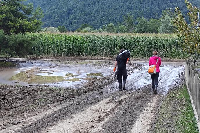 Poplave Savinjska dolina | "Tam je samo blato, blato, blato," so povedale pretresene prostovoljke in ljudi pozvale k pomoči.  | Foto Foto: Vesna Vidrih