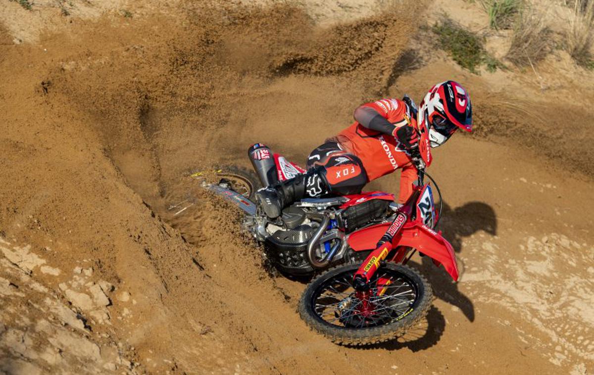 Tim Gajser 2023 | Tim Gajser na zimskih pripravah na Sardiniji, a po poškodbi za prve dirke sezone ne bo nared. | Foto Honda Pro Racing/ShotbyBavo