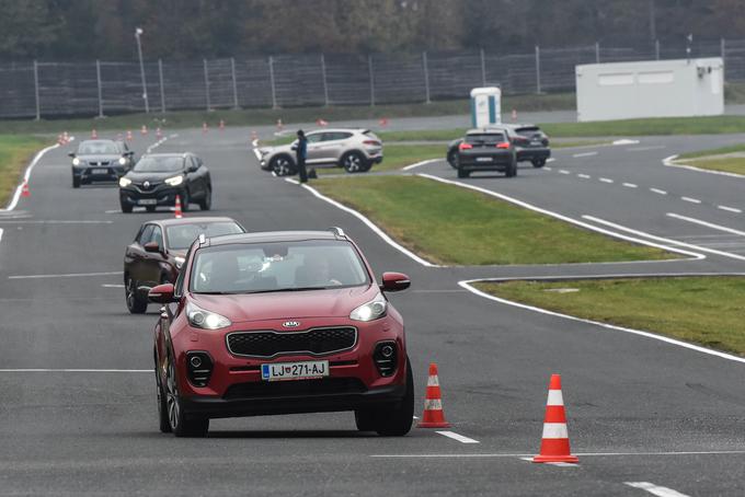 Pri devetih avtomobilih smo preizkusili tudi njihove vozne lastnosti, dinamiko, komunikativnost z volanom ... | Foto: PRIMA