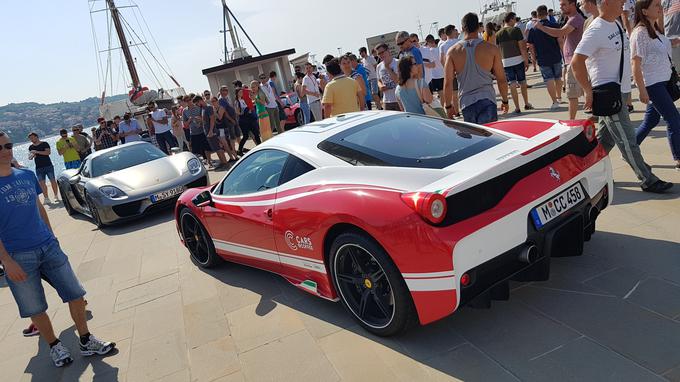 Porsche 918 spyder in ferrari 458 speciale sta bila med najboljšimi avtomobili srečanja. Oba sta se pripeljala tudi na javni del v Koper. | Foto: Metka Prezelj