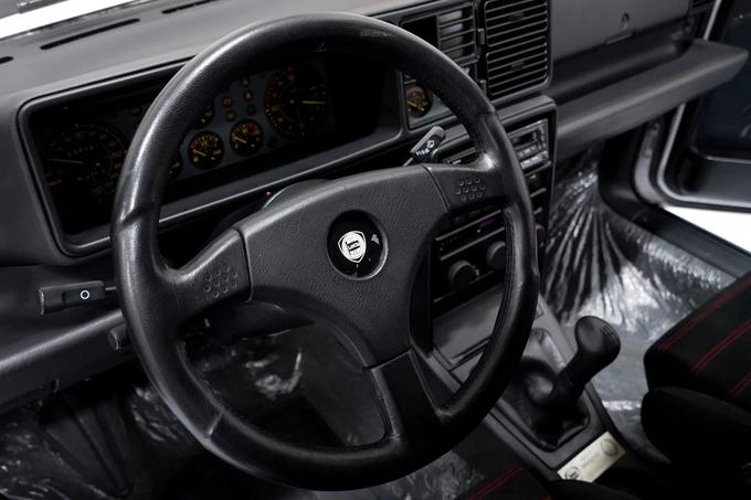 Lancia delta HF integrale | Foto: Bringatrailer