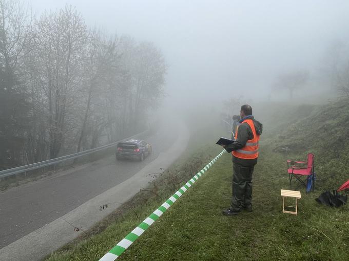 Ob 20-kilometrski hitrostni preizkušnji je okrog 80 sodniških mest. | Foto: Gregor Pavšič