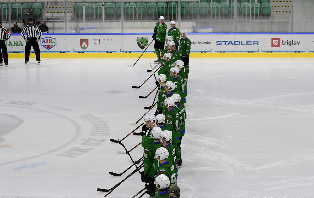 HK Olimpija | Pri HK SŽ Olimpija so se zahvalili trem igralcem: Juretu Sotlarju, Janezu Orehku in Davidu Planku. | Foto Eva Brili Grebenar