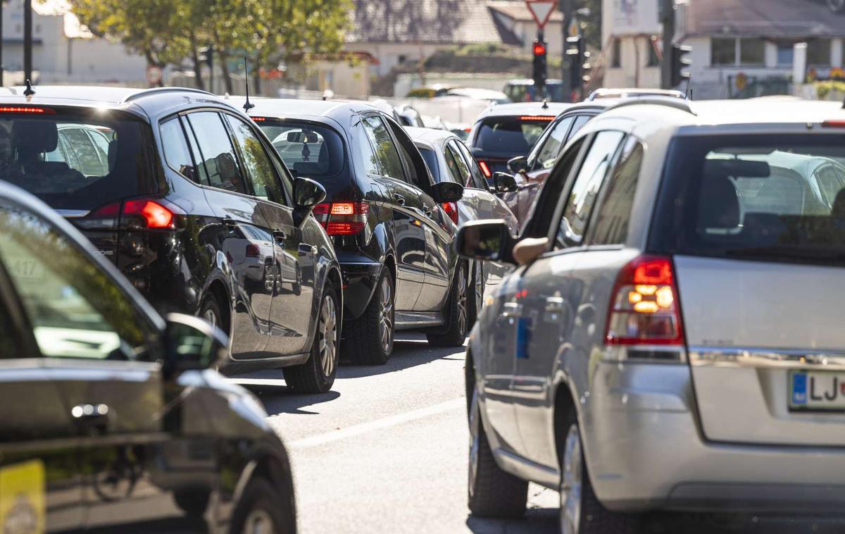 Zastoj | Po oceni članov skupine je potrebno sodobno načrtovanje, ki obvladuje osebni motorni promet in daje prednost javnemu prevozu, kolesarjenju, hoji ter digitalni in prostorski dostopnosti. | Foto STA