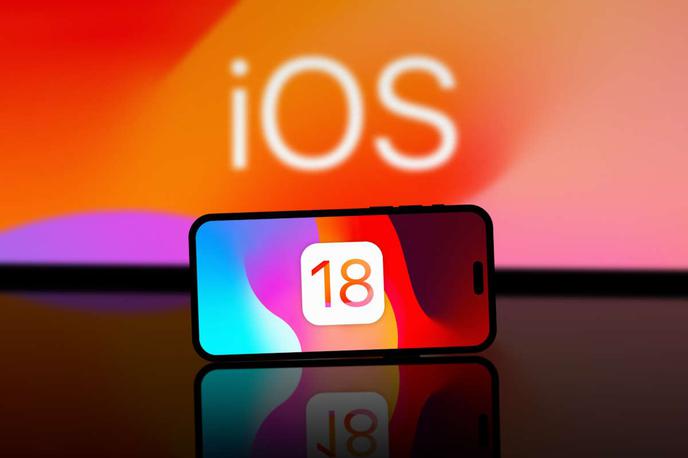 iOS 18 | Podpora slovenskemu jeziku v menijih je na globalnem trgu pametnih telefonov tako rekoč neznatna novica, v Sloveniji pa gre za pomemben in velik korak naprej, saj iPhone uporablja vsak četrti slovenski lastnik oziroma lastnica pametnega telefona (vir: GS StatCounter).  | Foto Shutterstock