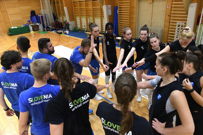 slovenska ženska odbojkarska reprezentanca | Za slovenskimi odbojkaricami je deset dni priprav na kvalifikacije za evropsko prvenstvo. | Foto Aleš Oblak