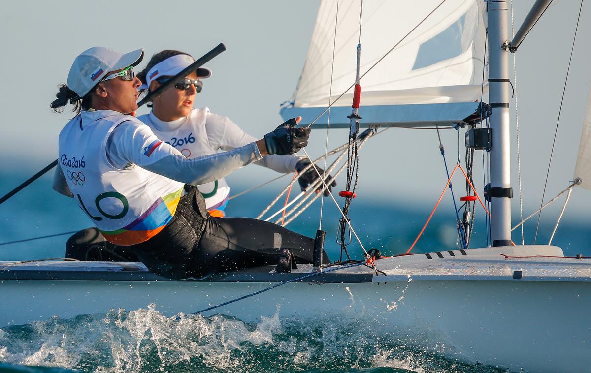 Tina Mrak Veronika Macarol | Najboljši slovenski jadralki sta lani na evropskem prvenstvu v Bougasu osvojili zlato. | Foto Stanko Gruden, STA