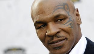 Mike Tyson udaril nadležnega potnika na letalu