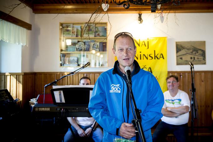 Leopold Pogačar, župan občine Završnica, kamor spada Valvasorjev dom, je povedal, da se je Završnica tudi po zaslugi Valvasorjevega doma znašla na turističnem zemljevidu. "V občini živi 4.700 prebivalcev, samo v mesecu avgustu pa smo ustvarili 4.050 prenočitev. Velik delež je prispeval ravno Valvasorjev dom pod Stolom," je opozoril na dober turistični izplen. Dom je že dve leti prisoten na spletni strani Booking.com, kar v občino Završnica pripelje vedno več tujih obiskovalcev.  | Foto: Ana Kovač