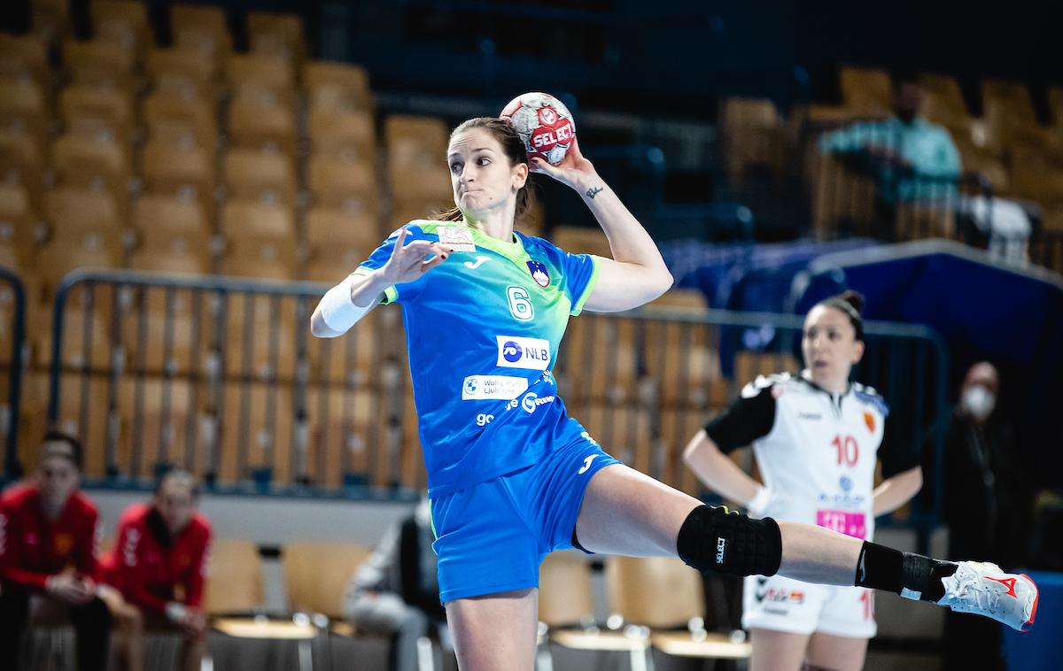 slovenska ženska rokometna reprezentanca, Slovenija : Severna Makedonija | Ana Gros je dosegla deset zadetkov. | Foto Blaž Weindorfer/Sportida