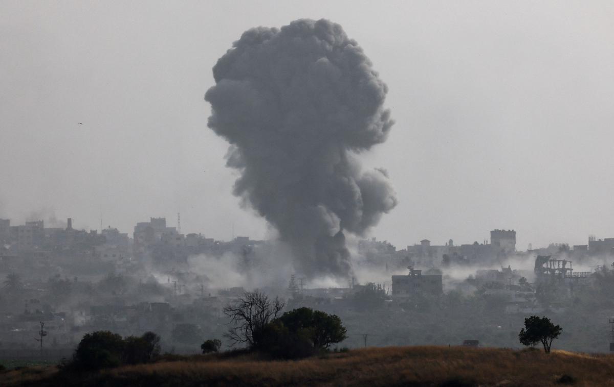 Gaza | V šoli, ki so jo napadle izraelske sile, je delovala terenska bolnišnična ekipa. | Foto Reuters