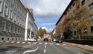 Zaradi sumljive pošiljke izpraznili sedež mariborske občine #video