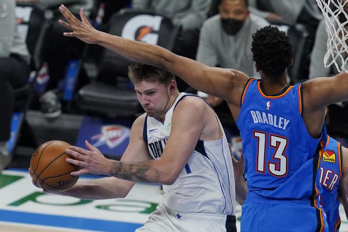 Luka Dončić | Luka Dončić se je po dveh tekmah premora vrnil in pomagal Dallasu, da je spet zmagal. | Foto Guliverimage