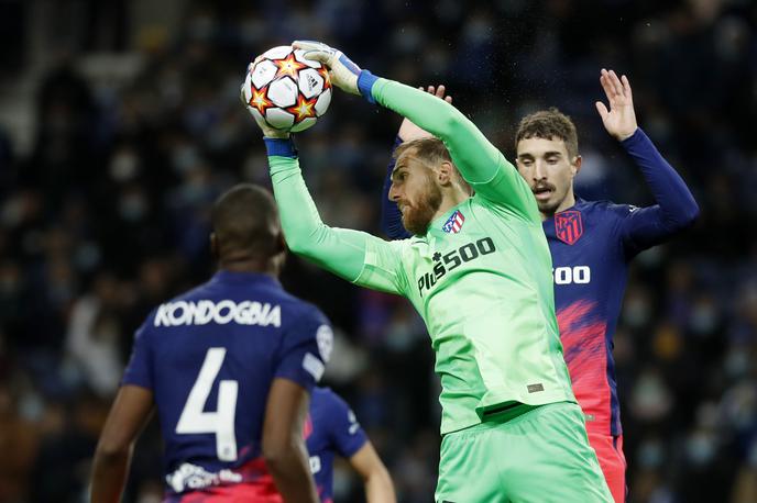 Jan Oblak | Jan Oblak je pomagal Atleticu do zmage na Portugalskem (3:1), s katero so se španski prvaki uvrstili v izločilni del lige prvakov. | Foto Reuters