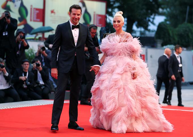 Bradley in Lady Gaga - nesporna zvezdnika lanskega festivala | Foto: Reuters