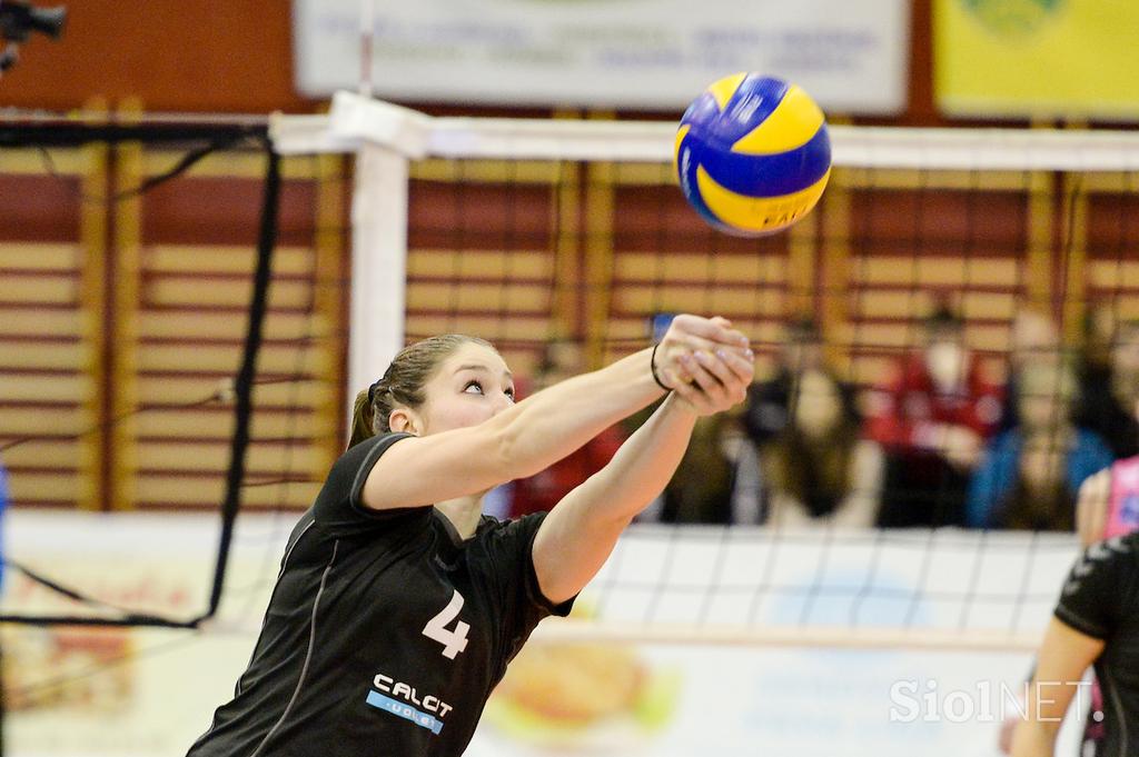 Nova KBM Branik Calcit Volley