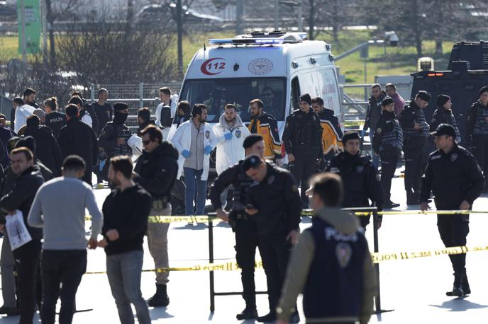 Istanbul, teroristični napad, sodna palača | DHKP-C, ki oborožen politični boj vodi zadnja tri desetletja, sicer odgovornosti za napad še ni prevzela. | Foto Reuters