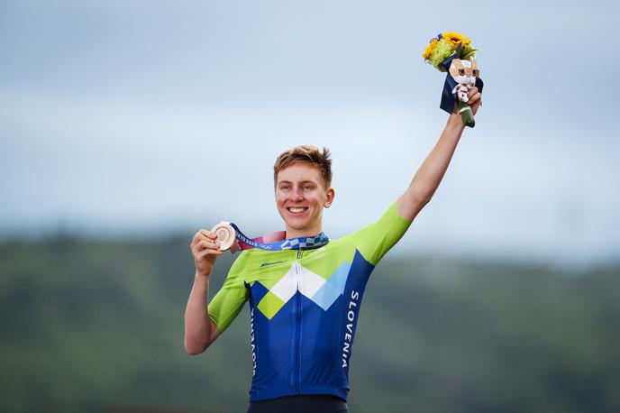 Tadej Pogačar | Tadej Pogačar je samo šest dni po zmagi na francoskem Touru osvojil še olimpijsko medaljo. Na cestni dirki je bil odličen tretji.  | Foto Anže Malovrh/STA