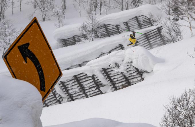 Na Japonskem je skakal čez pregrade, kar sicer ni dovoljeno. | Foto: Juan Txbiri