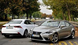 Lexus IS: hibridna športna limuzina s pravim in lažnim rohnenjem