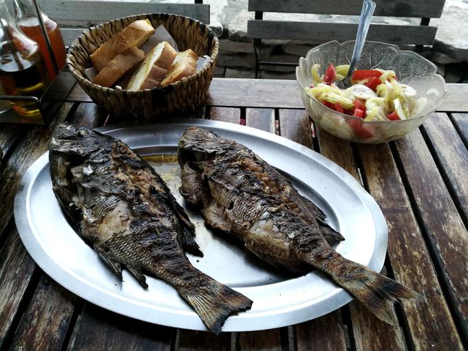 Tudi kantarja, ki so ju spekli na žaru, nista veliko zaostajala. | Foto: Nina Vogrin