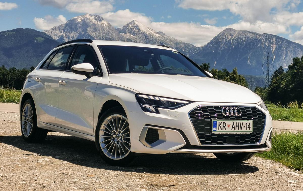 Audi A3 | Audi velik poudarek namenja žarometom, zato so serijsko vgrajeni žarometi LED, za doplačilo pa so na voljo še matrični žarometi. Dnevne luči LED se vizualno razlikujejo tudi med paketi. | Foto Gašper Pirman