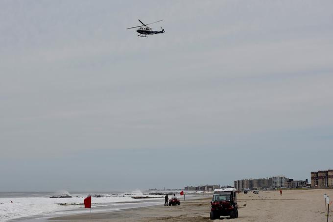 Hitri avtomobili niso edino prevozno sredstvo, ki ga zna upravljati Evan Spiegel. Ima namreč tudi dovoljenje za pilotiranje helikopterja. | Foto: Reuters