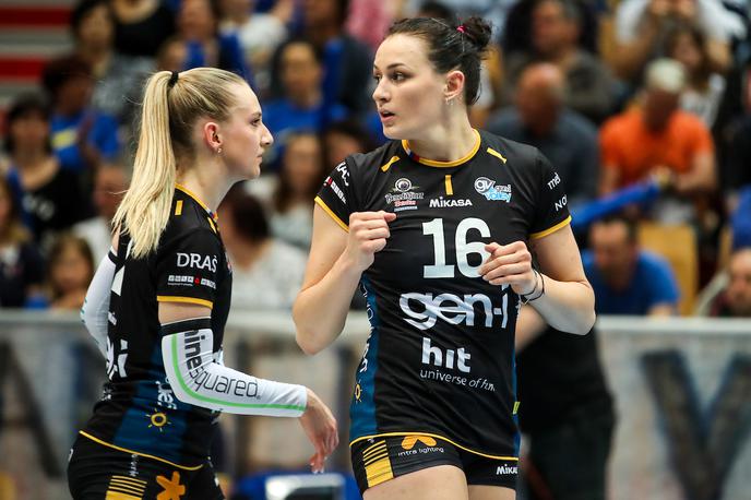 Tina Grudina | Tina Grudina bo kariero nadaljevala v Romuniji, kjer igra tudi njena rojakinja in reprezentančna kolegica Sara Hutinski. | Foto Matic Klanšek Velej/Sportida