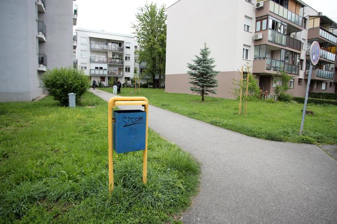 smetnjak v zagrebu, v katerem so našli novorojenčka | Dojenček je bil v smetnjaku, polnem ogorkov in plastenk. | Foto Pixsell