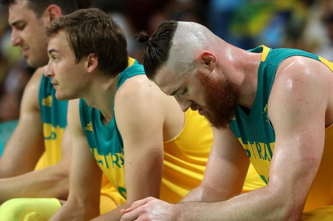 Aron Baynes (v ospredju) goji malce bolj ekstremen stil, kot ga je pred leti med igranjem za Olimpijo. | Foto: Getty Images