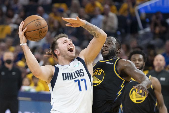 Luka Dončić | Luka Dončić je na prvi tekmi proti Golden State Warriors doživel visok poraz. Igra Dallasa ni stekla in temu primeren je bil rezultat na semaforju v korist domačih (112:87). | Foto Reuters