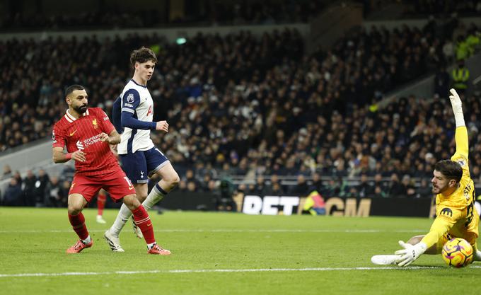 Vratar Tottenhama Fraser Forster je bil premagan kar šestkrat. | Foto: Reuters