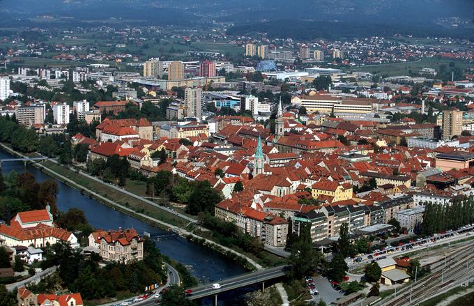 Celje je v času Habsburške monarhije tako kot Maribor pri industrializaciji zaostajalo za industrijskimi mesti zgornje in srednje Štajerske. Je pa bila v mestu ena od redkih spodnještajerskih gospodarskih zgodb o uspehu pred prvo svetovno vojno – Westnova tovarna emajlirane posode (po drugi svetovni vojni bolj znana kot Emo). | Foto: Guliverimage/Vladimir Fedorenko