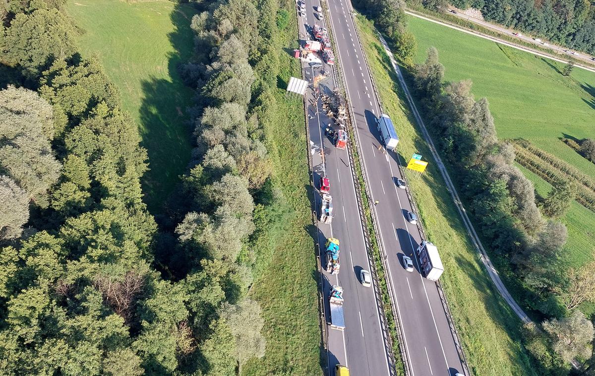 Južna obvoznica | Na obvoznici prav zdaj postavljajo dodatne elektronske portale. | Foto PU Ljubljana